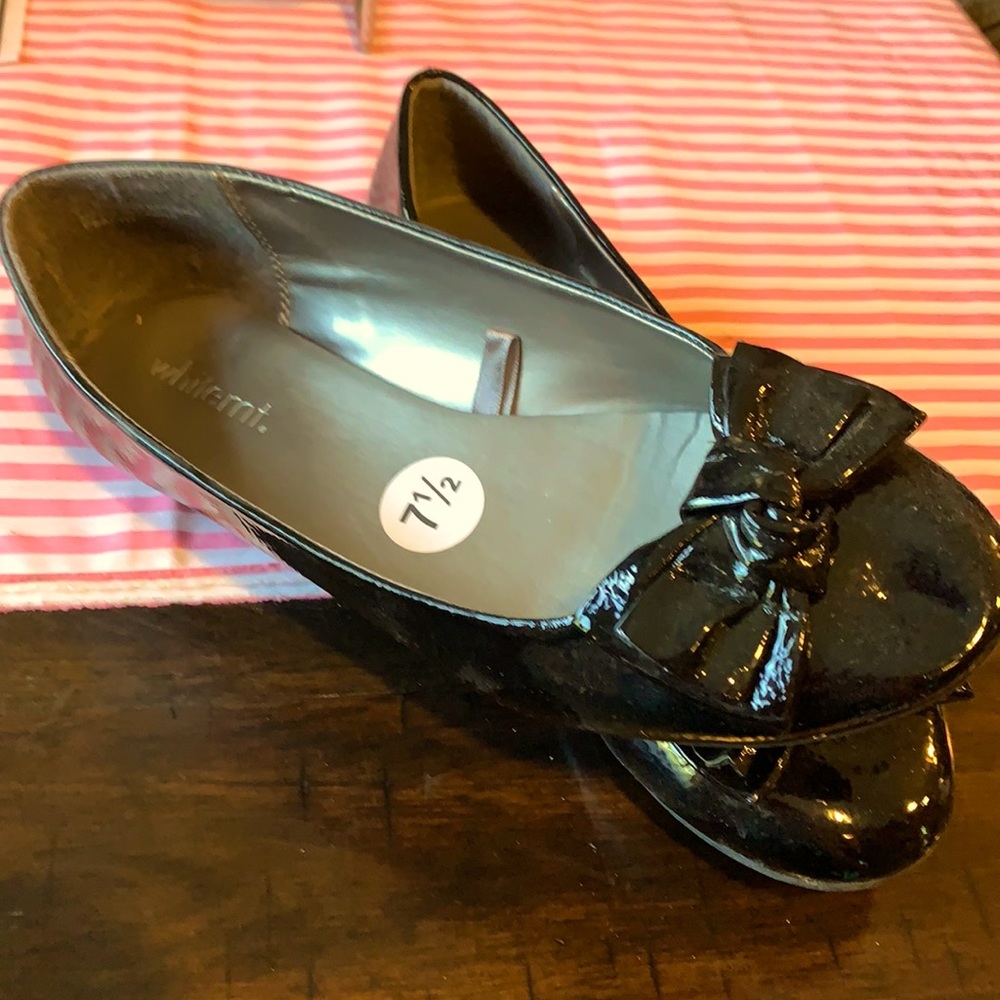 Dress shoes, flats